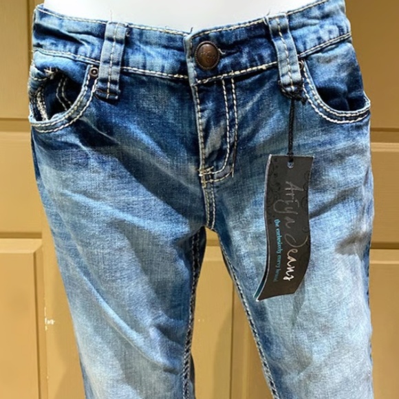 NWT ARIYA Juniors/Women's jeans size 11/12 - Picture 3 of 4